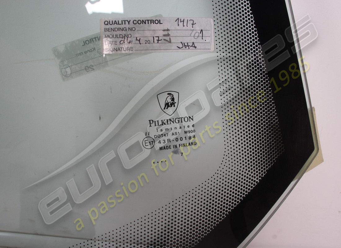 nouveau pare-brise lamborghini. numéro de pièce 009915106 (2)