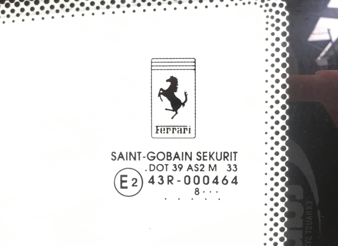 nouvelle vitre côté arrière droite ferrari. numéro de pièce 64018900 (2)