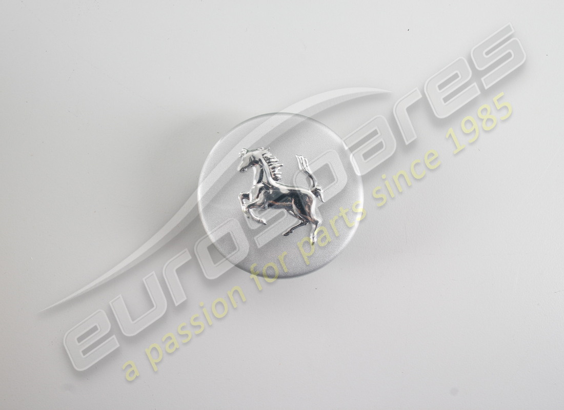 kit de capuchons de centre de roue neuf ferrari (argent). numéro de pièce 70001467 (2)