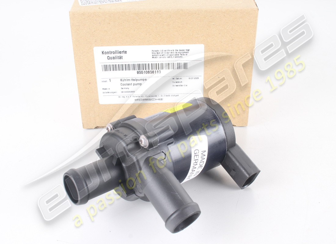 nouvelle pompe à eau porsche. numéro de pièce 95510656110 (1)