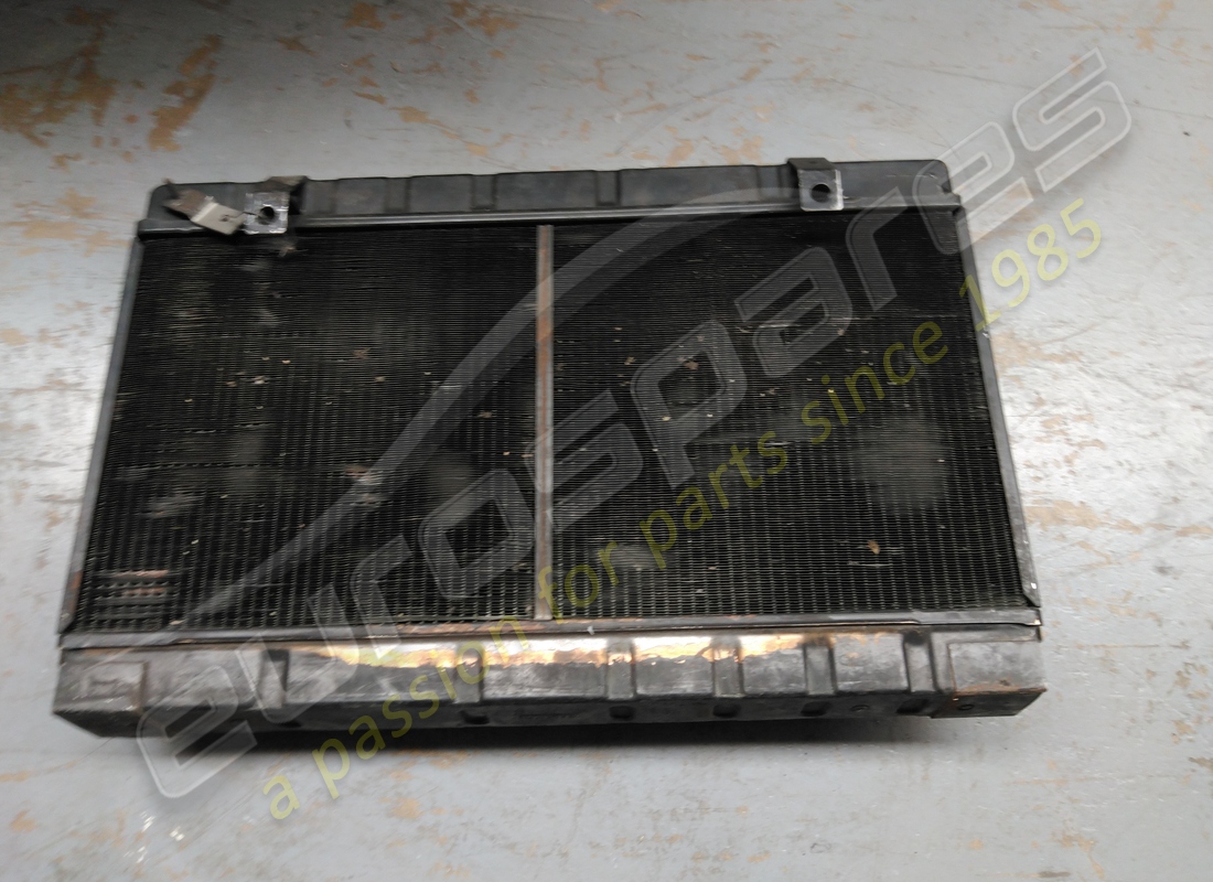 radiateur ferrari utilisé. numéro de pièce 126887 (3)
