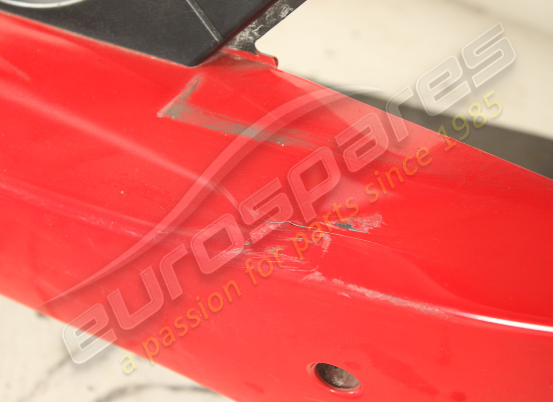 utilisé ferrari pare-choc arrière. numéro de pièce 84725710 (3)