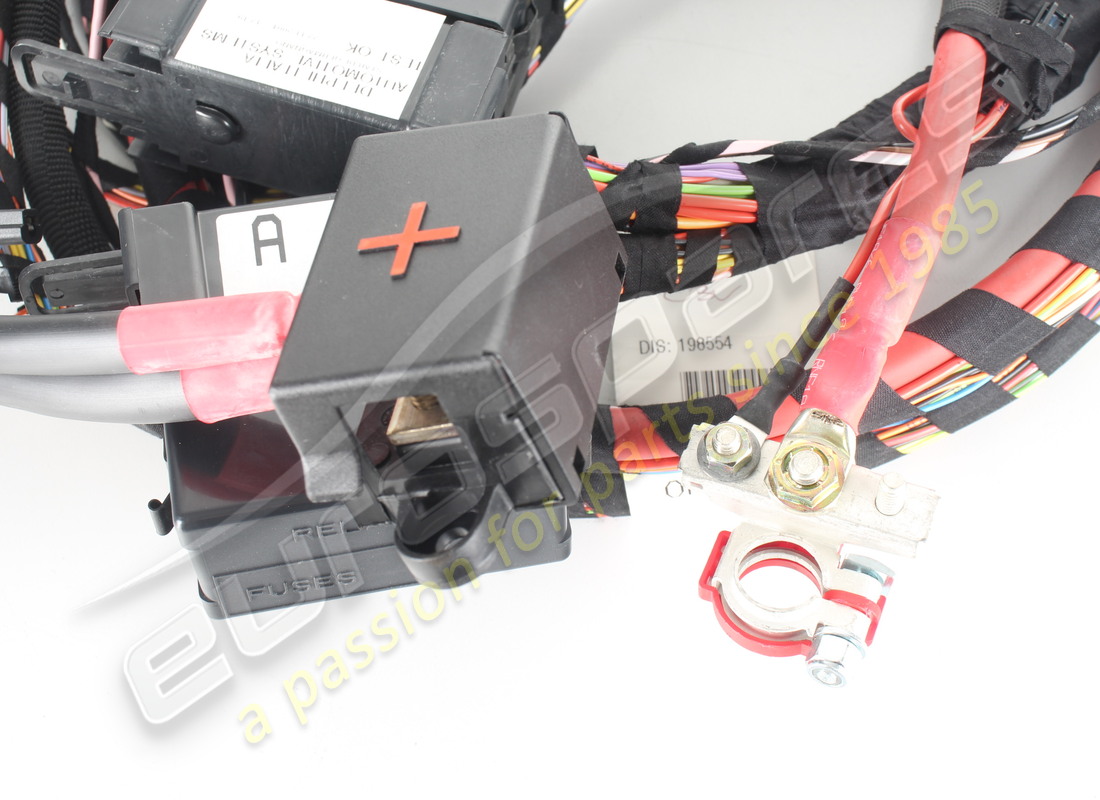 nouveau ferrari câble de connexion du tunnel arrière droit. numéro de pièce 198554 (3)