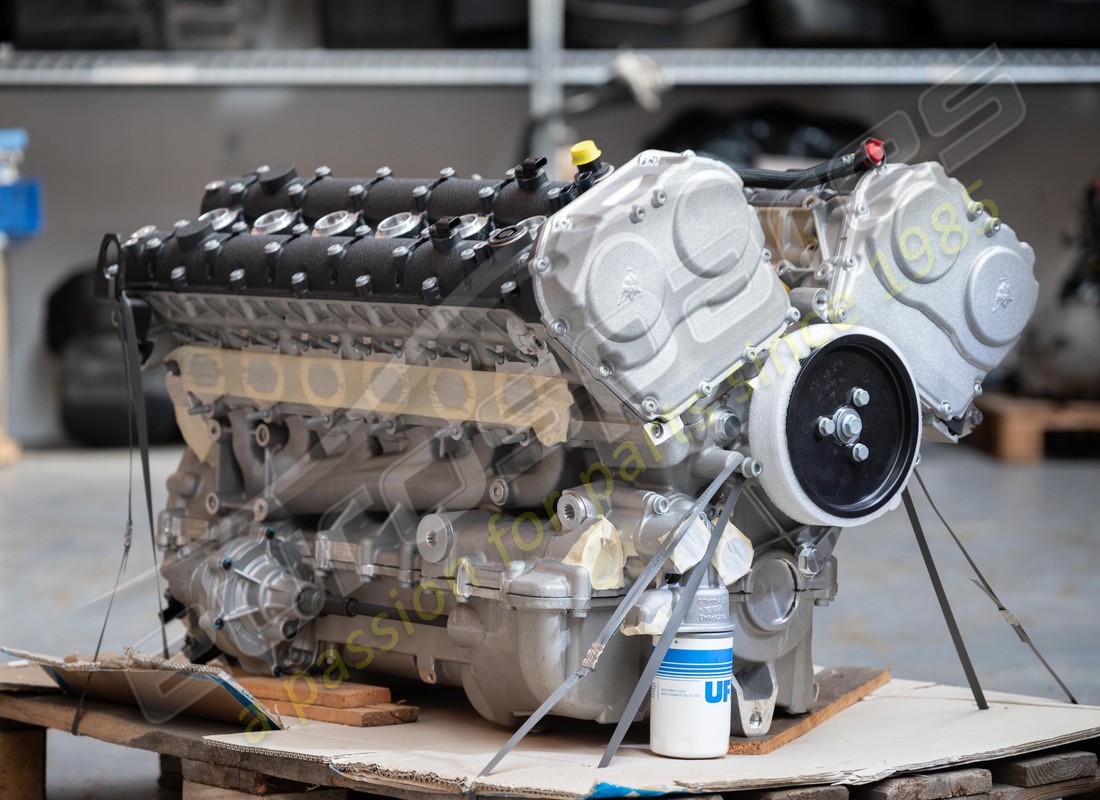 nouveau moteur lamborghini lp700. numéro de pièce 399900138 (2)