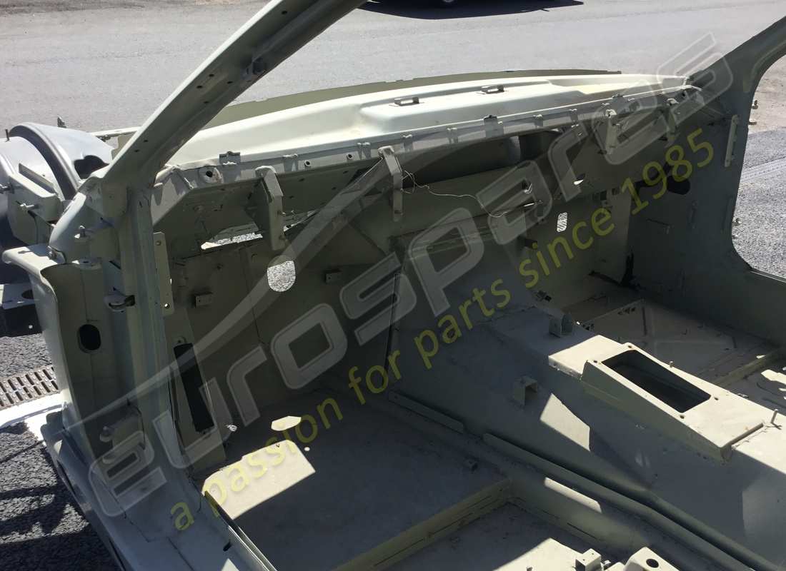 nouvelle carrosserie complète ferrari ferrari 456. numéro de pièce 64318000 (5)