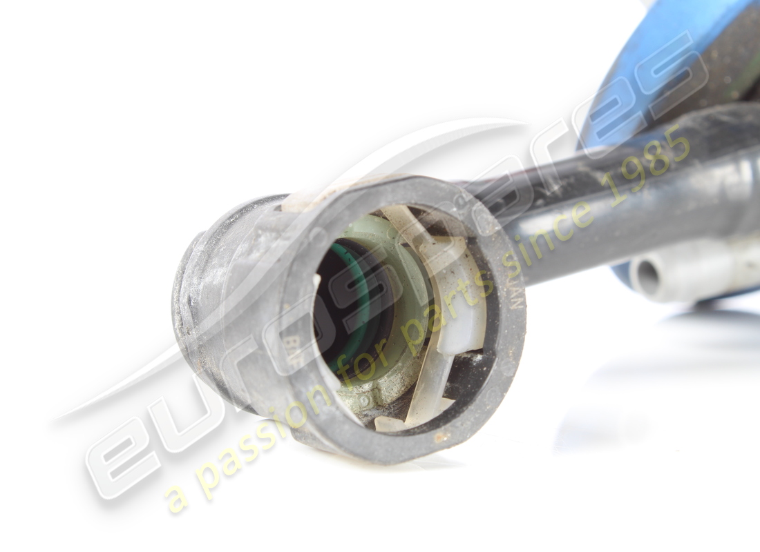 ensemble de robinet de réservoir de carburant d'occasion lamborghini. référence 400201521 (2)