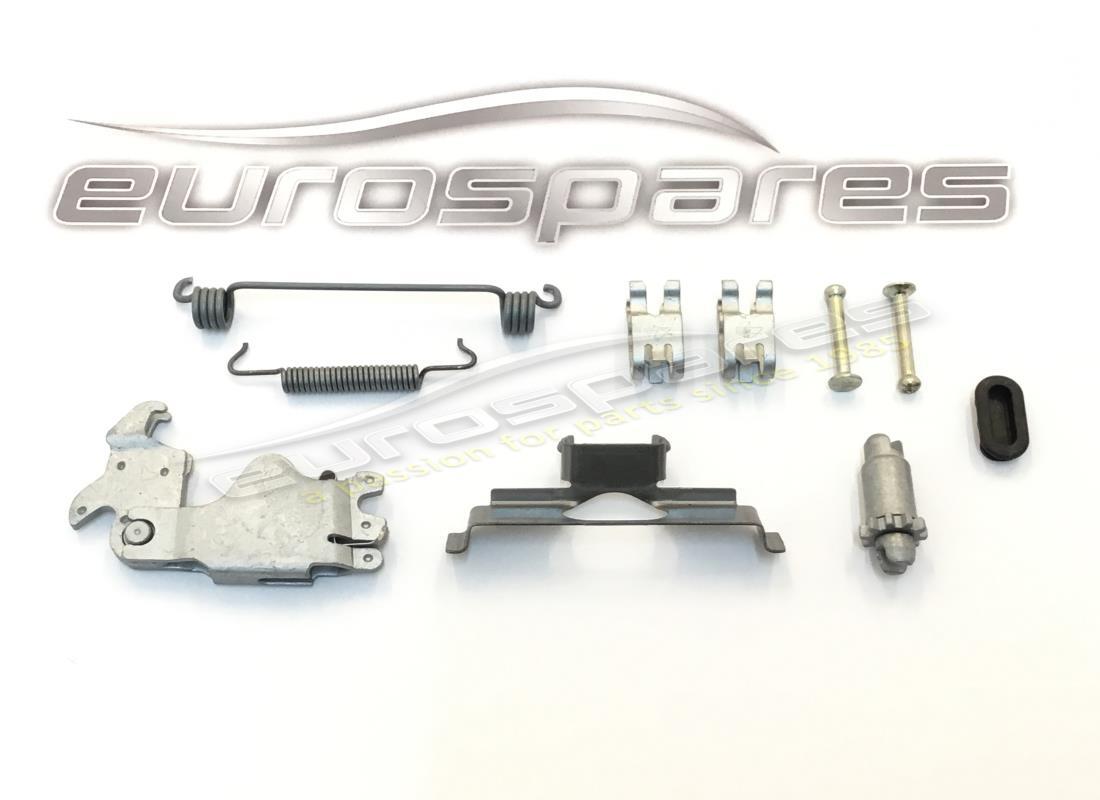 nouveau kit d'accessoires et de fixations maserati. numéro de pièce 673000034 (1)
