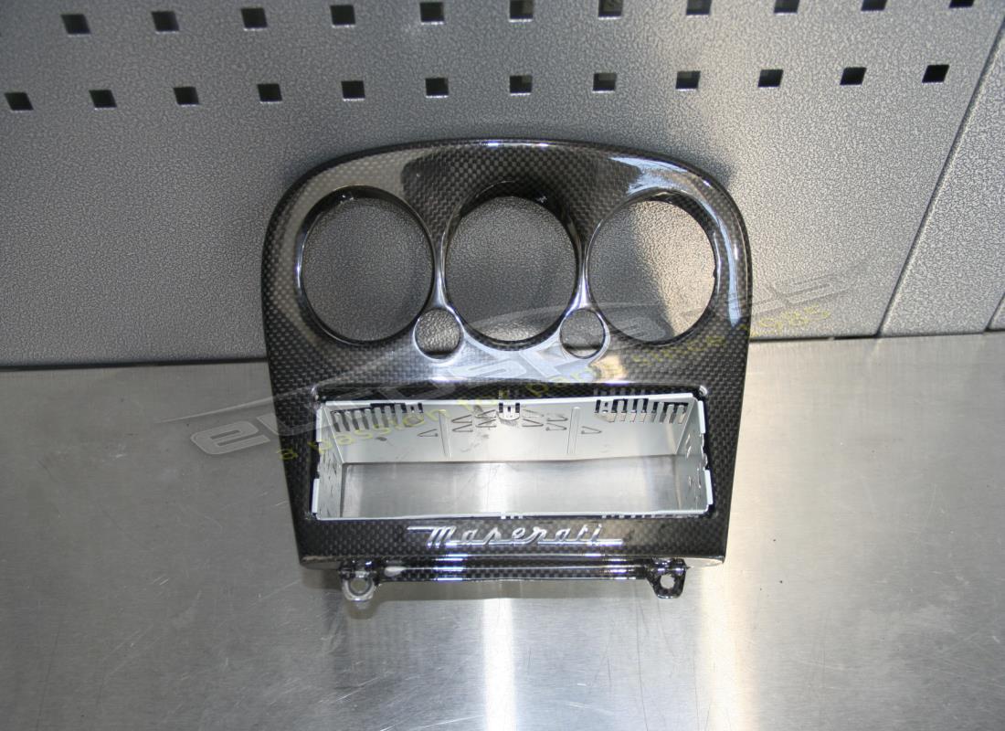 UTILISÉ Maserati CONSOLE CENTRALE . NUMÉRO DE PIÈCE 68325400 (1)