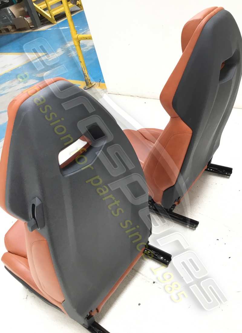 utilisé lamborghini paire de des places - cuir (cache). numéro de pièce 4t08810212az (5)