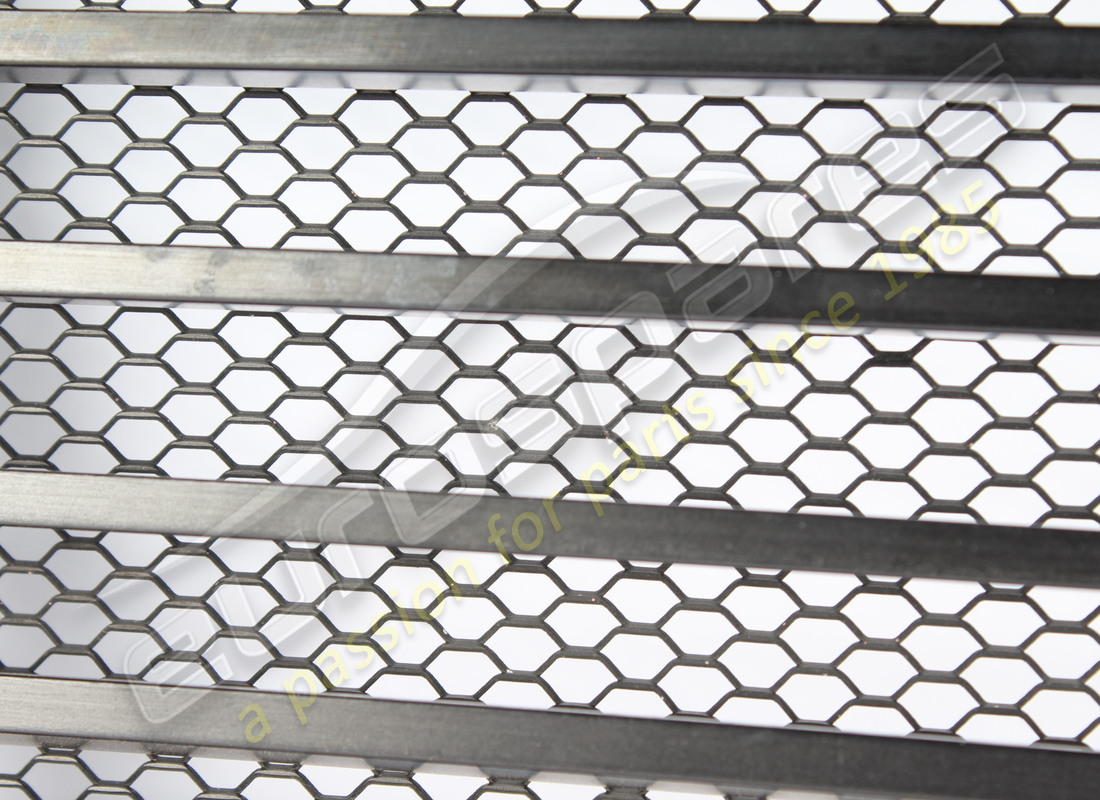 couvercle moteur de grille arrière utilisé ferrari. numéro de pièce 61500500 (2)