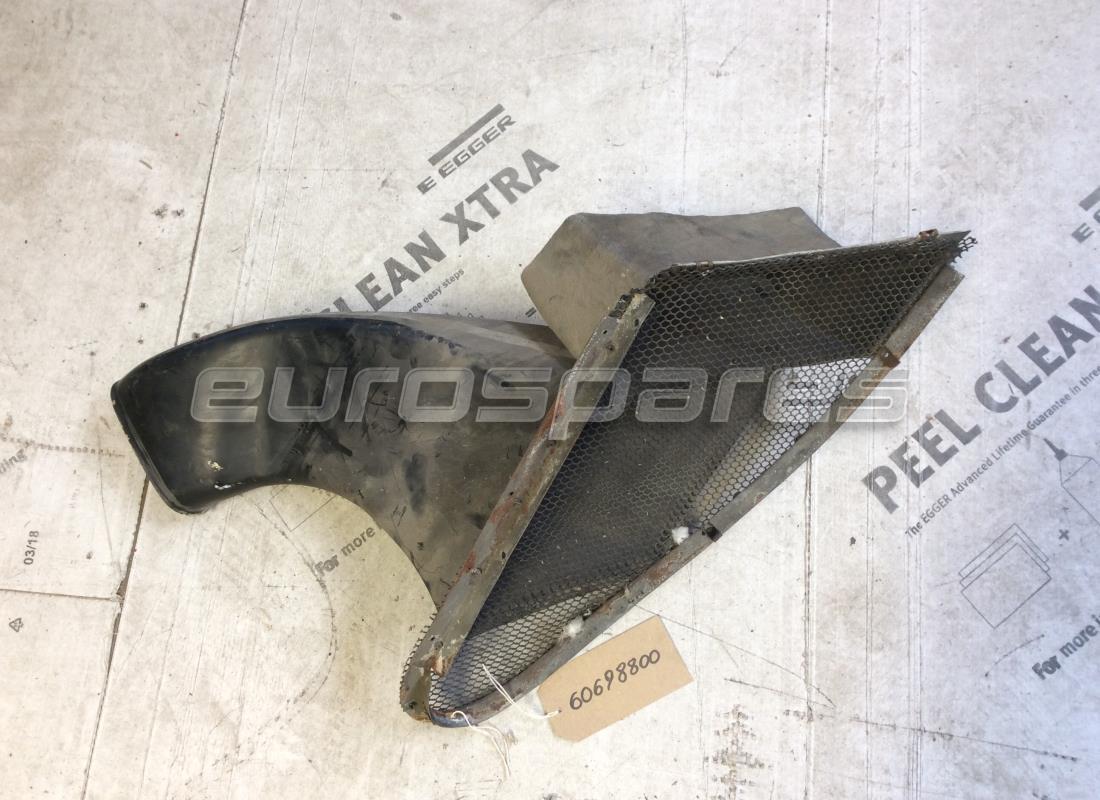 Ferrari PRISE D'AIR DROITE UTILISÉE. NUMÉRO DE PIÈCE 60698800 (1)
