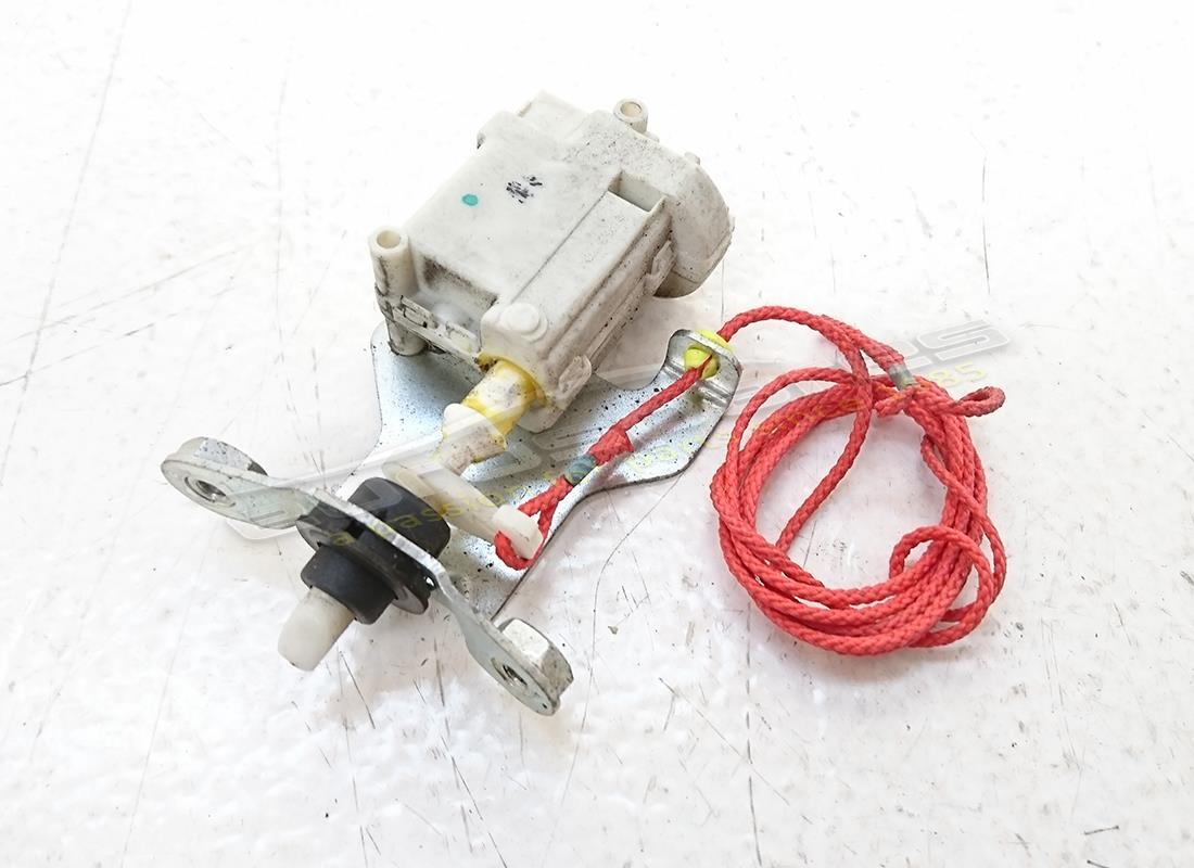 utilisé ferrari actionneur. numéro de pièce 85143200 (1)