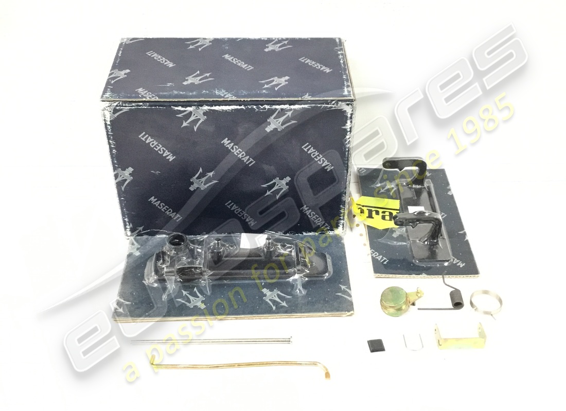 nouvelle poignée maserati. numéro de pièce 374580022 (1)