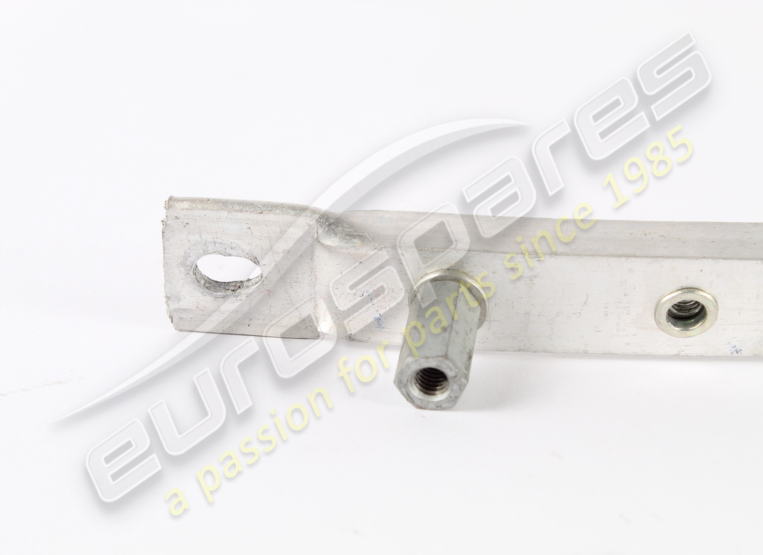 TUBE DE FIXATION DE REPOSE-PIEDS AVANT D'OCCASION FERRARI. NUMÉRO DE PIÈCE 82953800 (4) tube de fixation de repose-pieds avant d'occasion ferrari. numéro de pièce 82953800 (4)