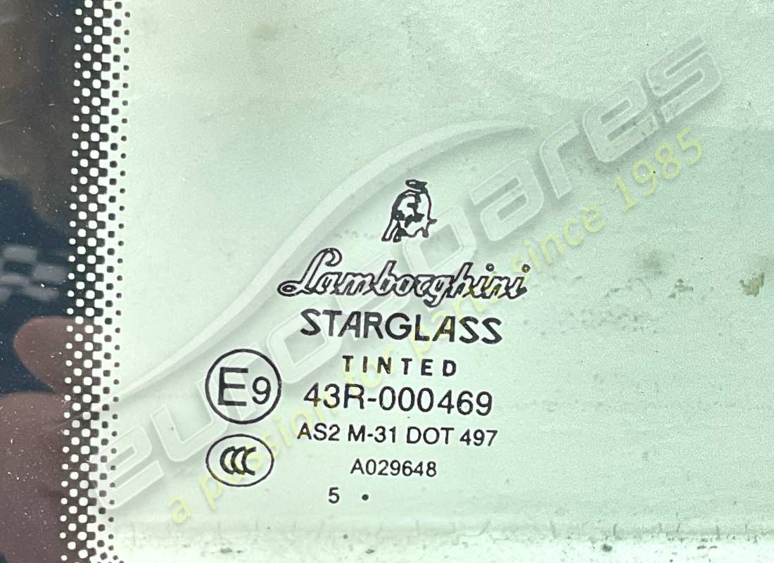 vitre latérale arrière d'occasion lamborghini. numéro de pièce 408845299a (2)