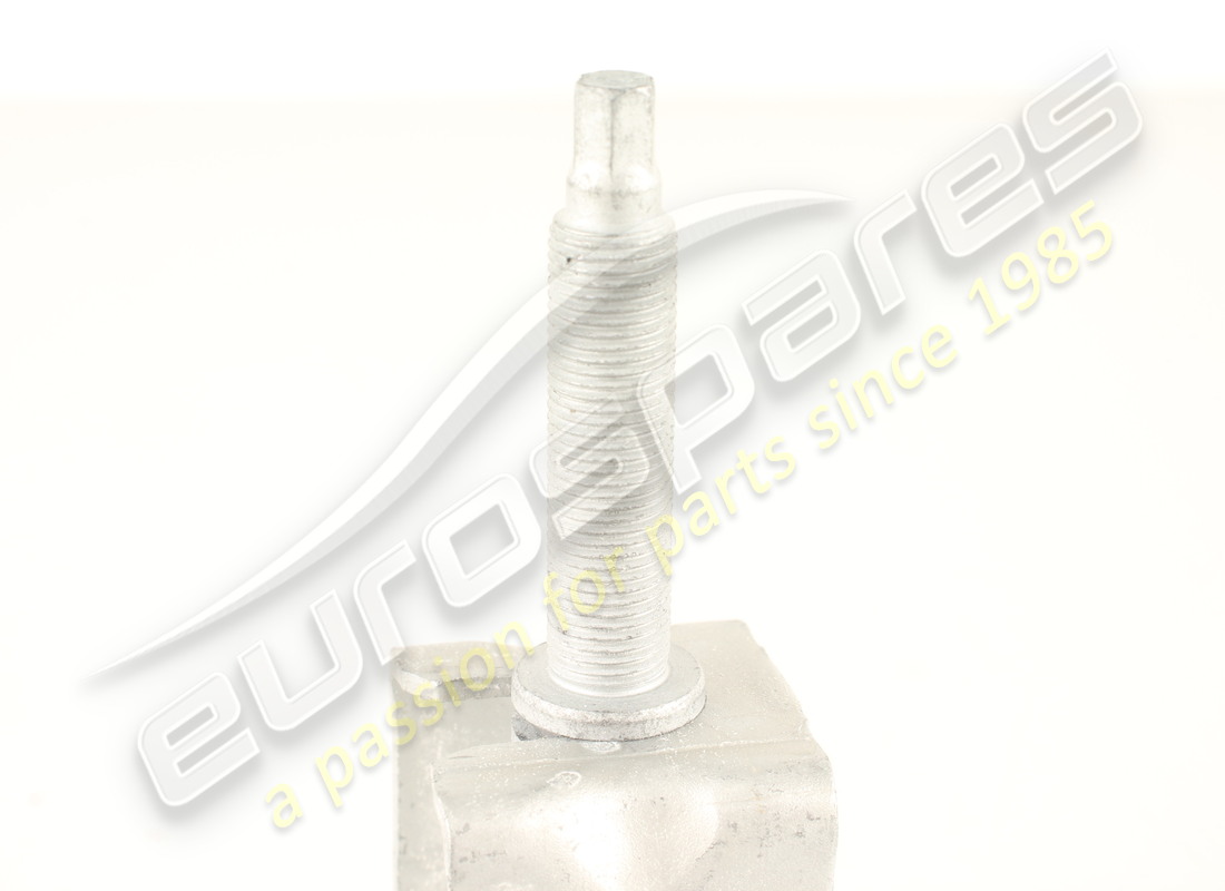 nouveau support maserati. numéro de pièce 670006270 (2)
