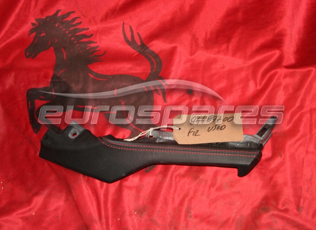 GARNITURE D'ÉVENT LATÉRALE Ferrari UTILISÉE. NUMÉRO DE PIÈCE 84489700 (1)