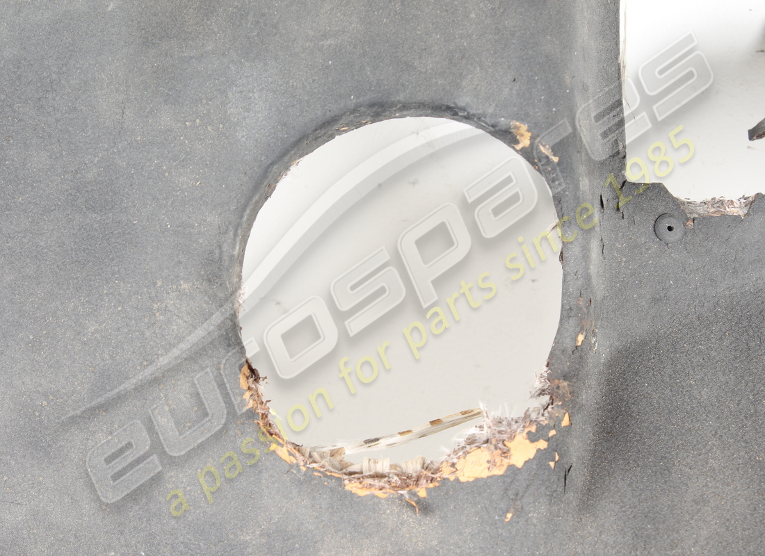 ferrari bouclier de protection thermique utilisé. numéro de pièce 64611800 (2)