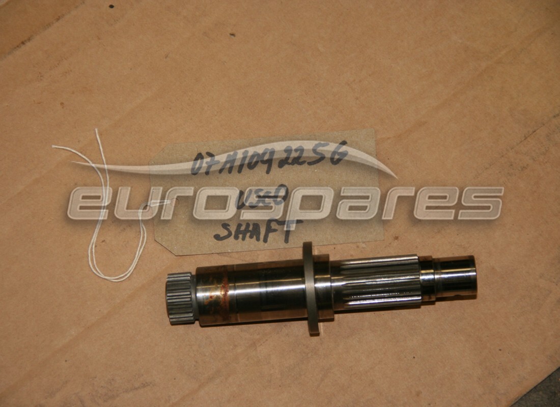 UTILISÉ Lamborghini BRIDE D'ENTRAÎNEMENT SHAFTALBERO INTERMEDIO . NUMÉRO DE PIÈCE 07M109225G (1)