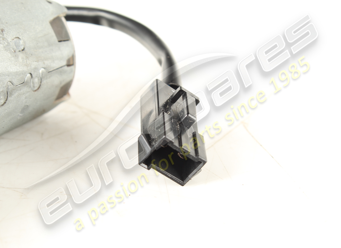 moteur de réglage de dossier d'occasion maserati. référence 386900402 (3)