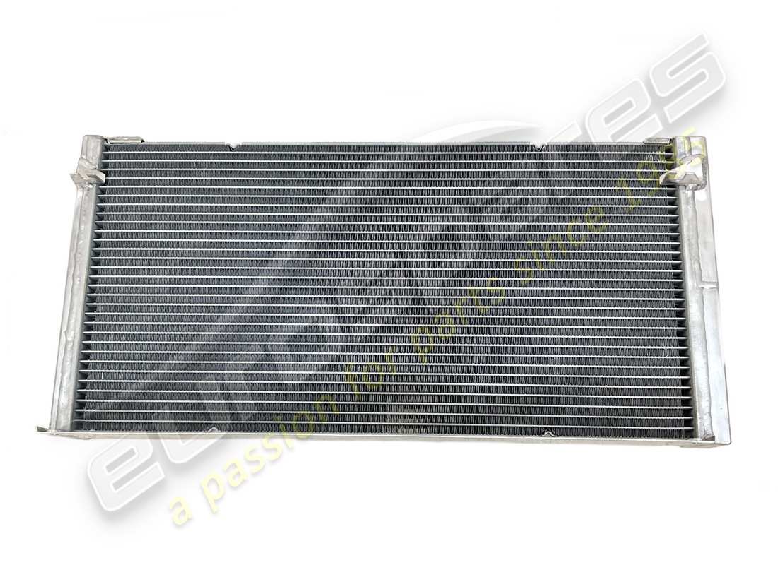 nouveau radiateur à eau ferrari. numéro de pièce 136398 (2)
