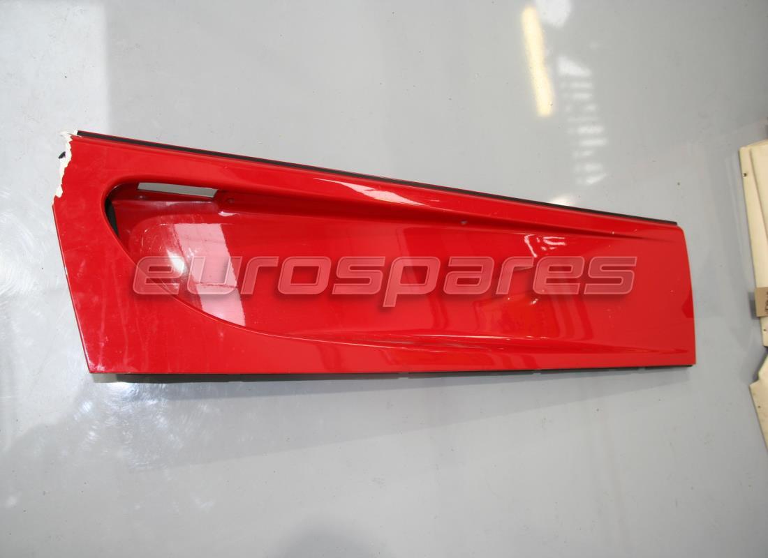 GRILLE DE PORTE DROITE Ferrari UTILISÉE. NUMÉRO DE PIÈCE 64102710 (1)