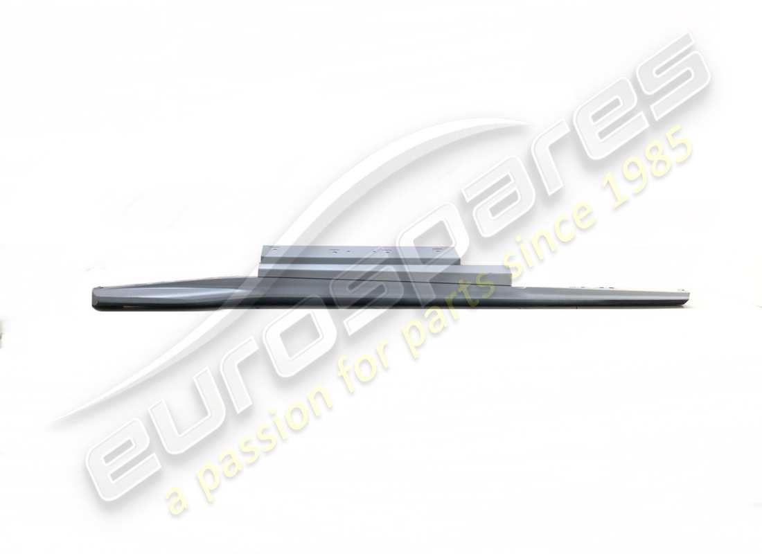 nouveau couvercle de seuil extérieur droit complet ferrari. numéro de pièce 88068610 (1)