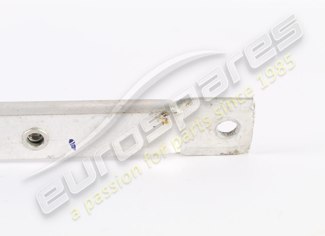 TUBE DE FIXATION DE REPOSE-PIEDS AVANT D'OCCASION FERRARI. NUMÉRO DE PIÈCE 82953800 (2) tube de fixation de repose-pieds avant d'occasion ferrari. numéro de pièce 82953800 (2)