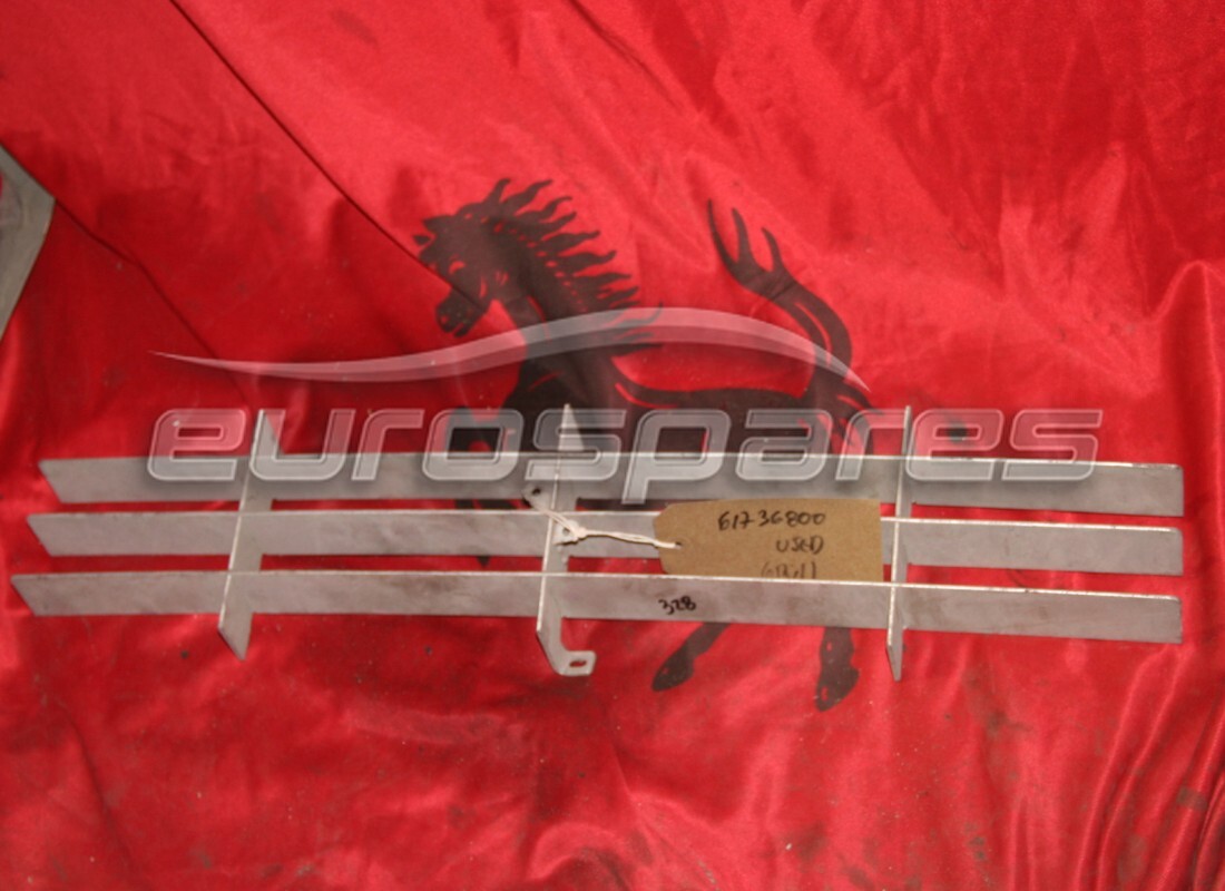 GRILLE DE PANNEAU INFÉRIEUR Ferrari UTILISÉE. NUMÉRO DE PIÈCE 61736800 (1)