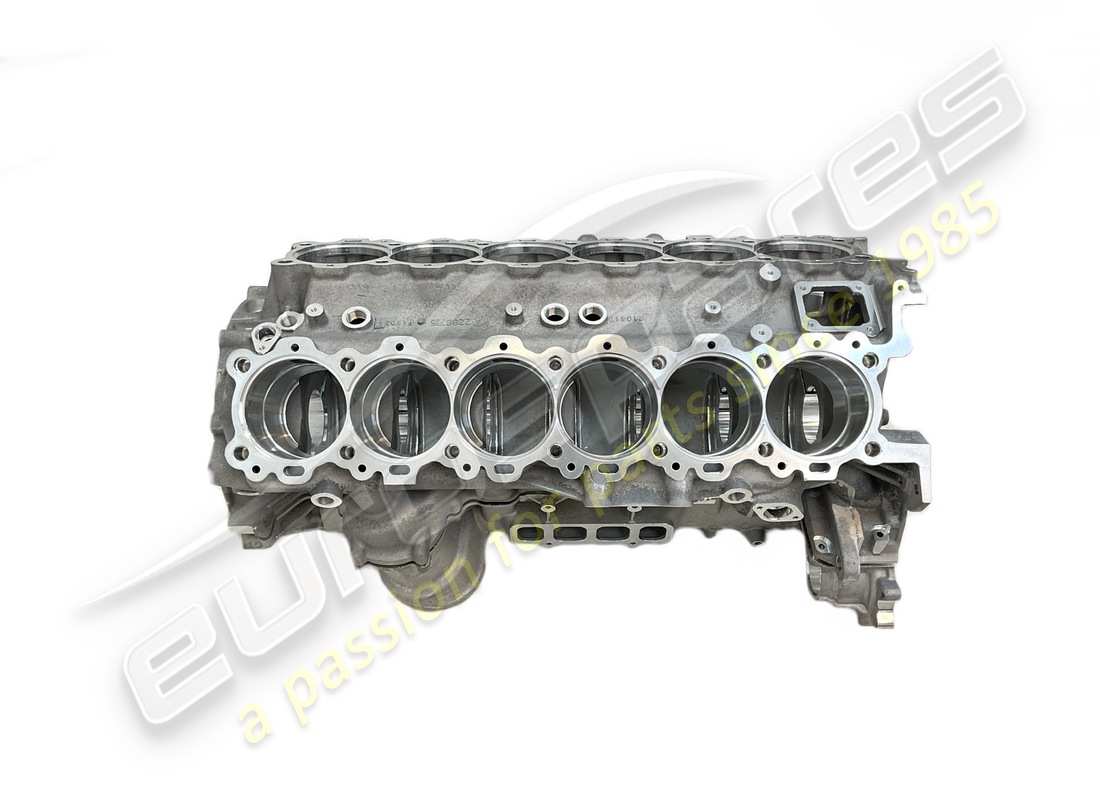 nouveau carter moteur ferrari f12 tdf. numéro de pièce 336038 (1)