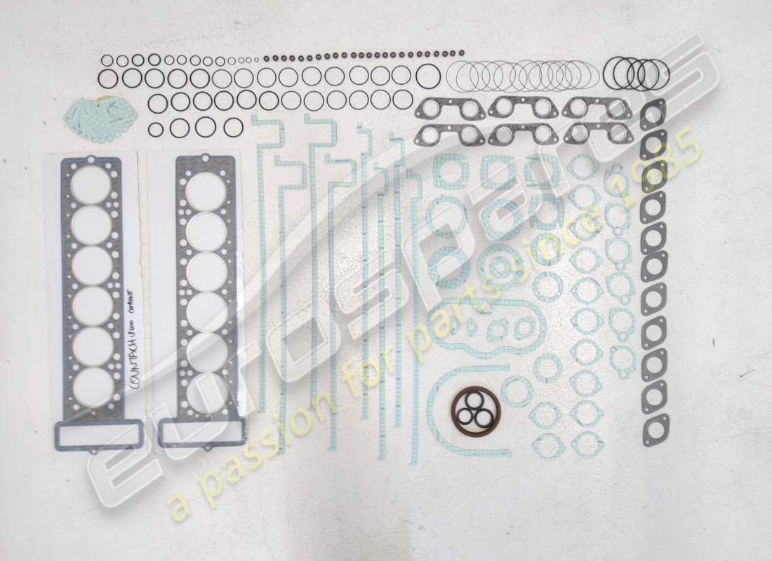 nouveau kit de joints moteur eurospares. numéro de pièce 001526488 (1)