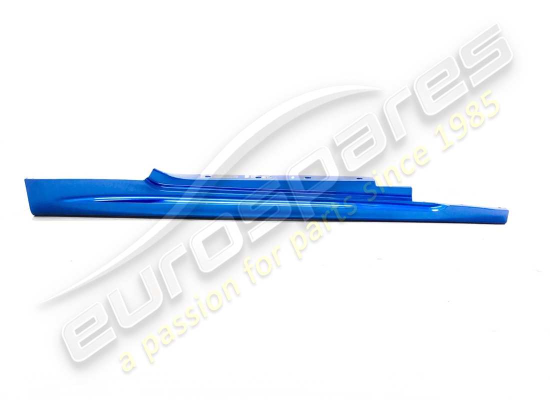 jupe latérale droite d'occasion maserati. numéro de pièce 980145473 (1)