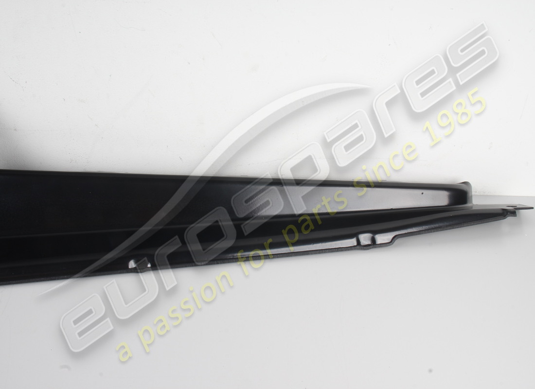 nouveau couvercle moteur lamborghini. numéro de pièce 07l103723e (3)
