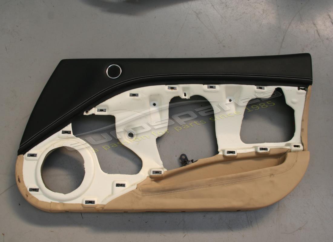 PANNEAU DE PORTE DROIT Ferrari UTILISÉ. NUMÉRO DE PIÈCE 86454704 (1)