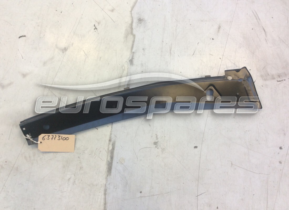 NOUVELLE MOULURE EXT Ferrari POUR PARE-BRISE . NUMÉRO DE PIÈCE 63773100 (1)