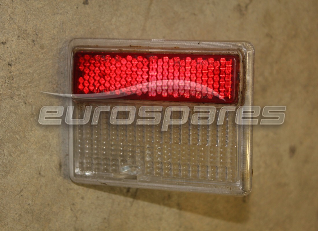 LENTILLE DE FEU ARRIÈRE UTILISÉE : Lamborghini. NUMÉRO DE PIÈCE 006310490L (1)