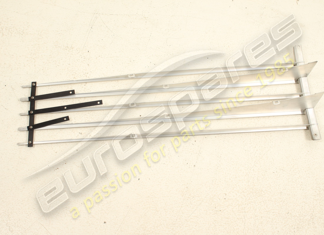 nouvelle ferrari grille de porte droite 14point. numéro de pièce 61488300 (2)