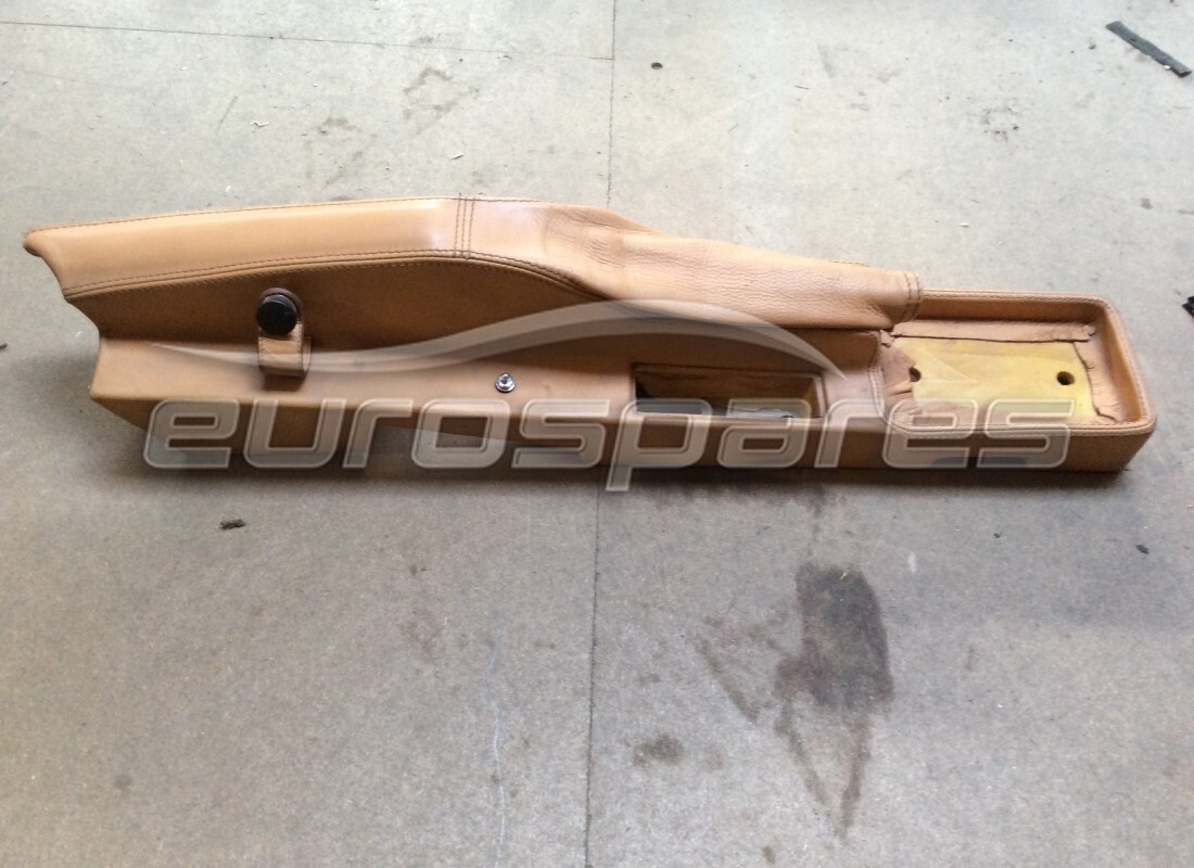 UTILISÉ Ferrari REVÊTEMENT RHD H/B EN BEIGE VM4208 . NUMÉRO DE PIÈCE 63582905 (1)