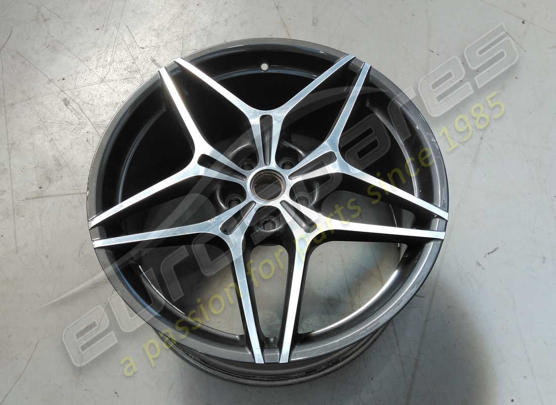 UTILISÉ Ferrari ROUE ARRIÈRE 20 POUCES . NUMÉRO DE PIÈCE 303335 (1)
