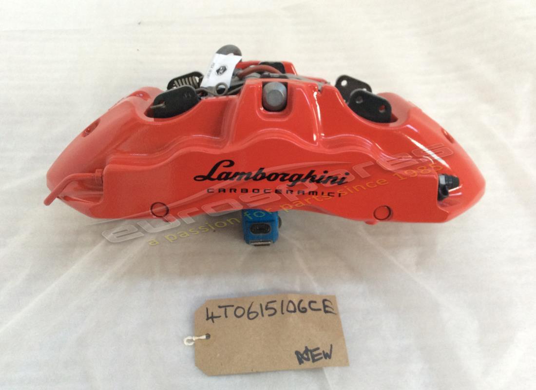 nouvel étrier avant lamborghini en rouge. numéro de pièce 4t0615106ce (1)