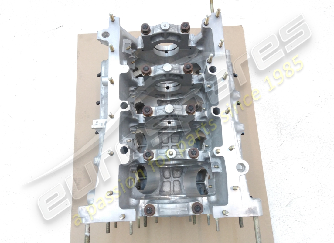 nouveau carter moteur ferrari 288 gto. numéro de pièce 120660 (5)