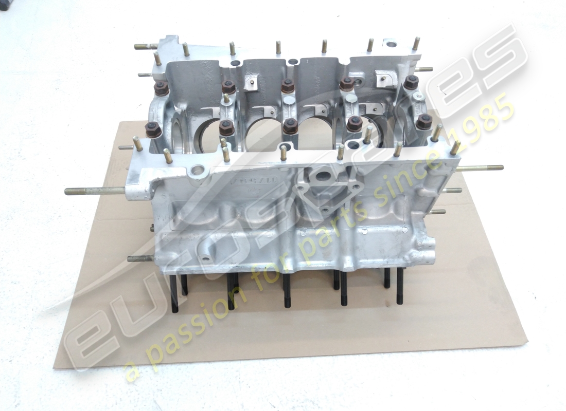 nouveau carter moteur ferrari 288 gto. numéro de pièce 120660 (7)