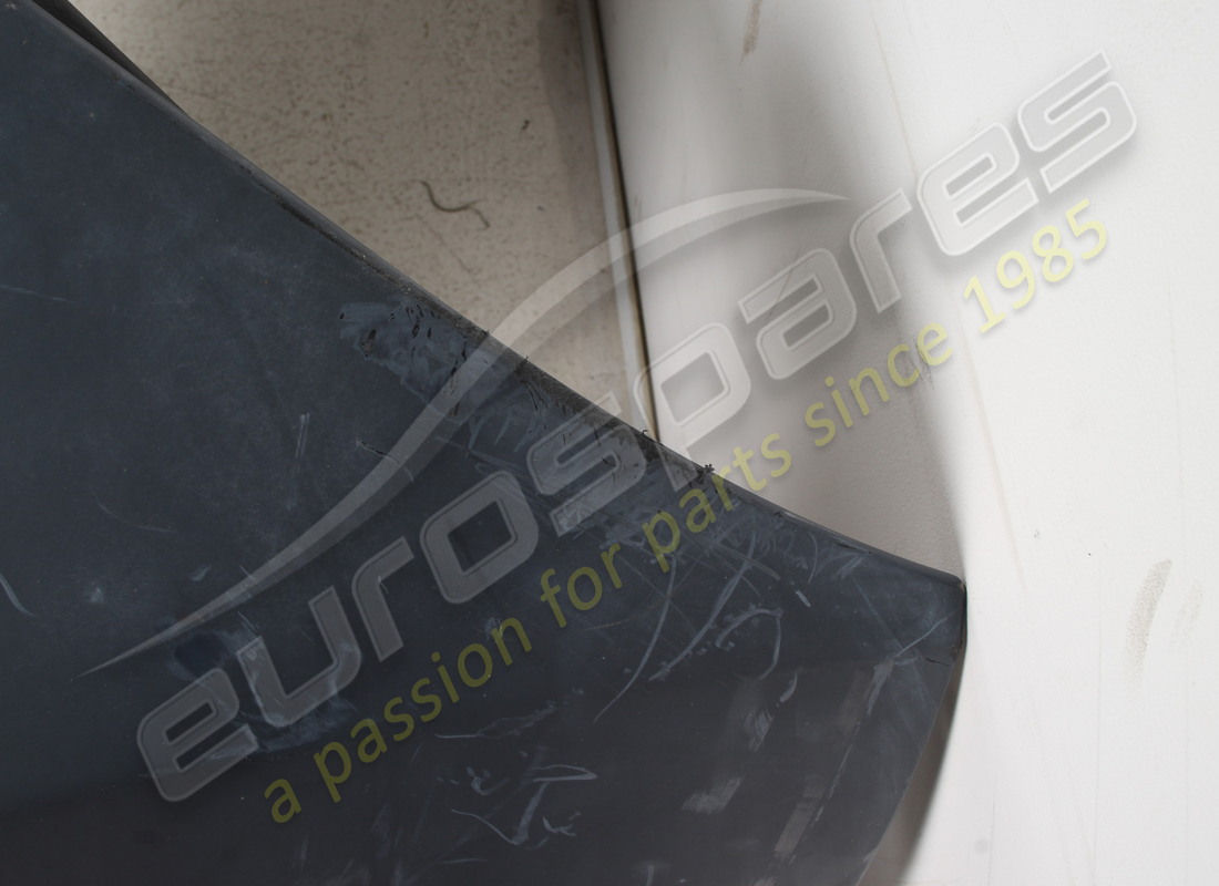 nouveau (autre) ferrari pare-choc arrière. numéro de pièce 82433510 (14)