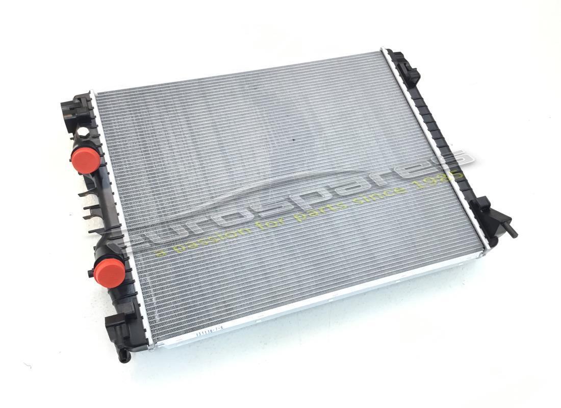 nouveau radiateur à eau maserati. numéro de pièce 670109996 (1)