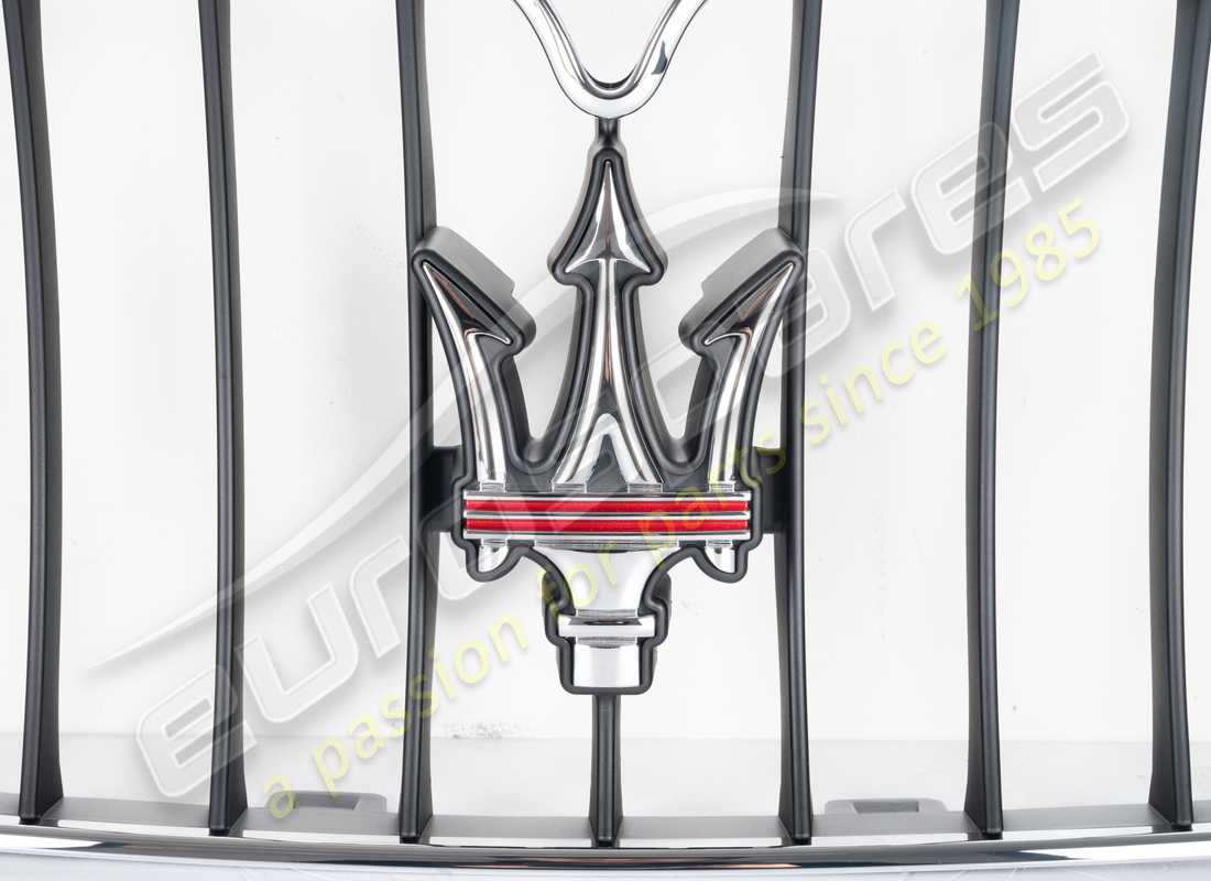 nouvelle grille avant maserati. numéro de pièce 81131500 (4)