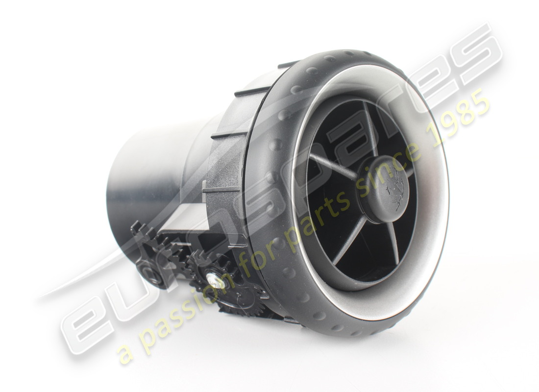 nouvelle ouverture du diffuseur d'air ferrari. numéro de pièce 68811300 (1)