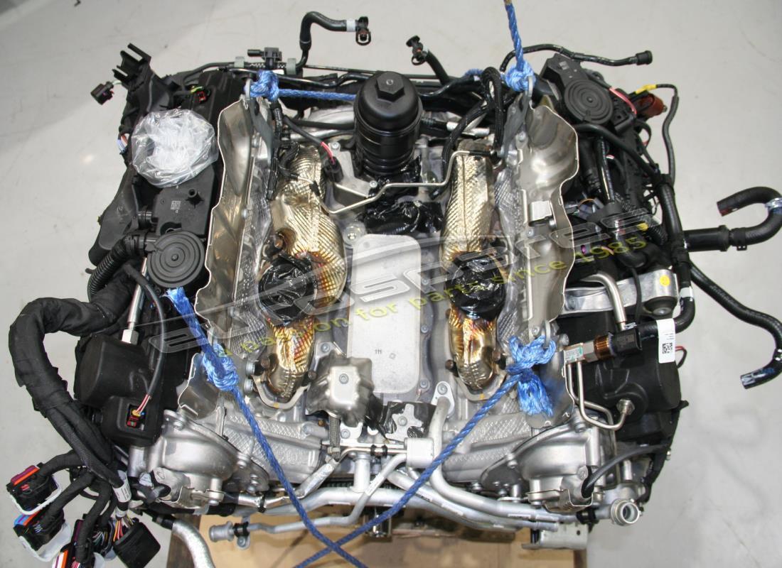MOTEUR Lamborghini UTILISÉ. NUMÉRO DE PIÈCE 0P2100021S (1)