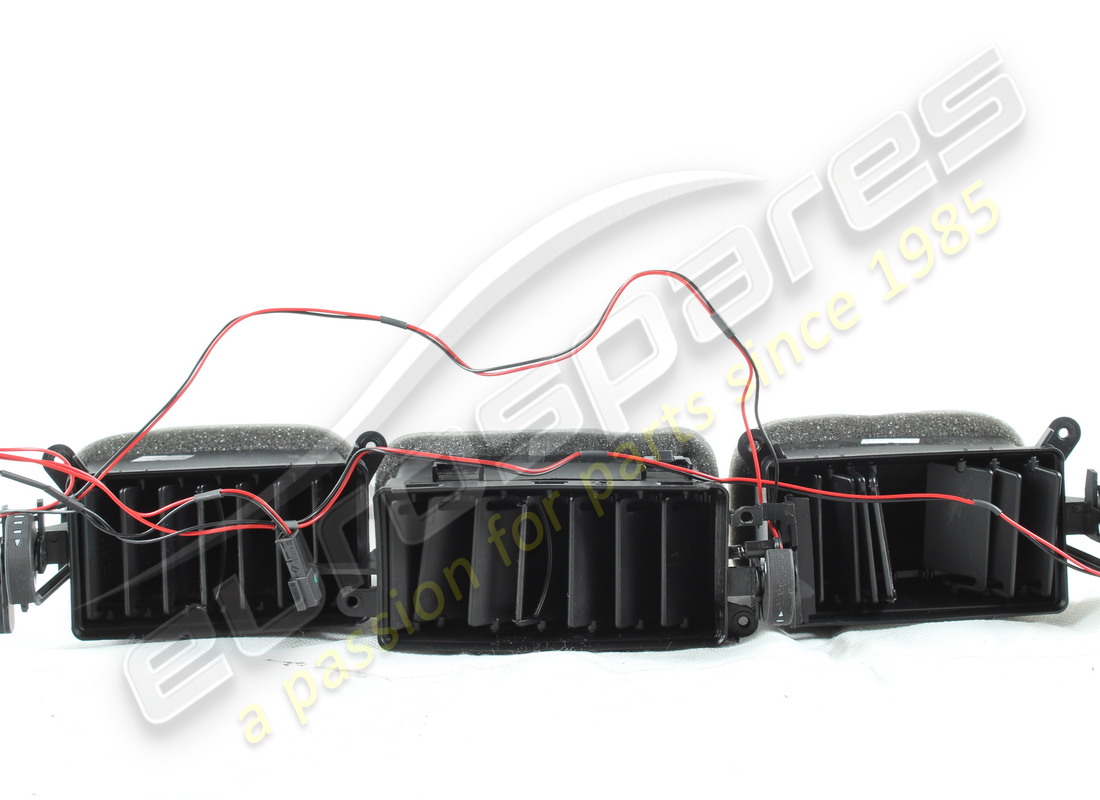 nouveau kit maserati aérateurs + câble. référence 673001090 (3)