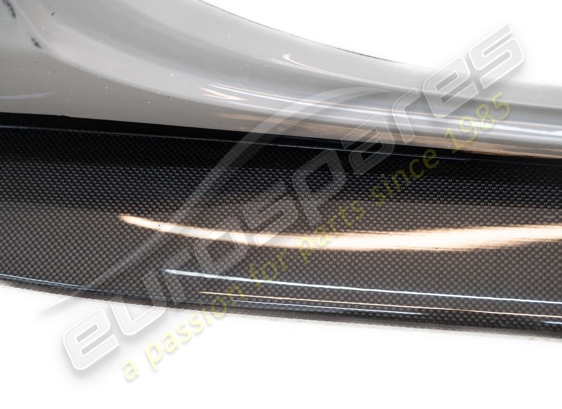 nouvelle garniture sous-porte droite complète ferrari. numéro de pièce 766048 (2)