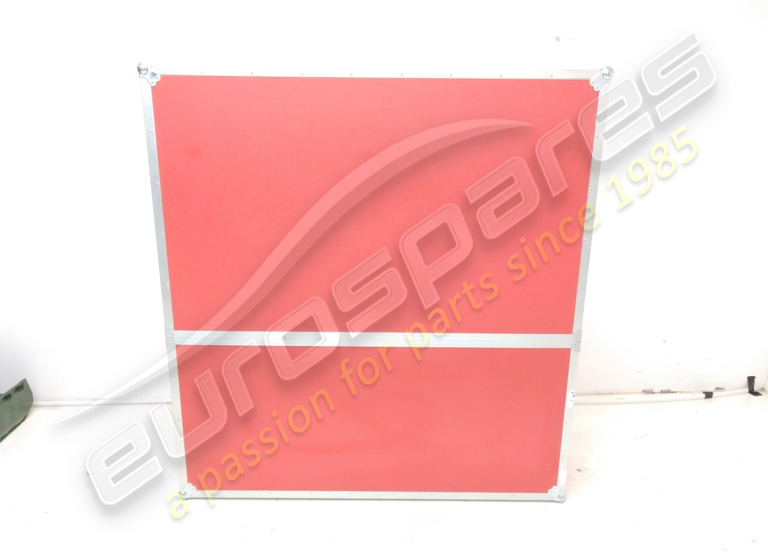 nouveau conteneur à hard top ferrari. numéro de pièce 65020800 (2)
